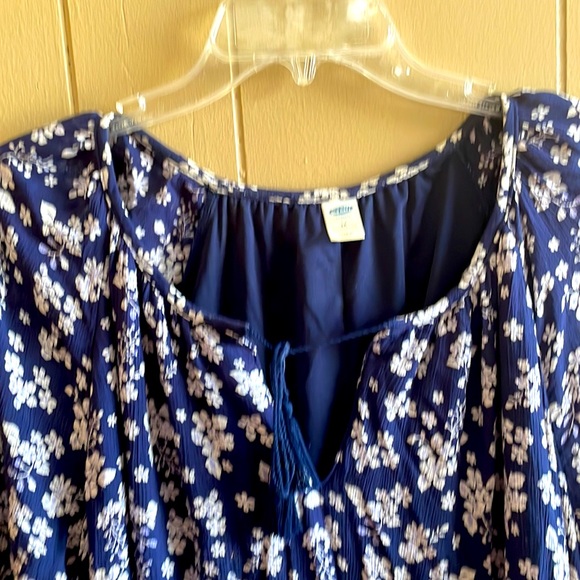 Old Navy Long Sleeved Empire Style Navy and White Floral Dress - Picture 2 of 9